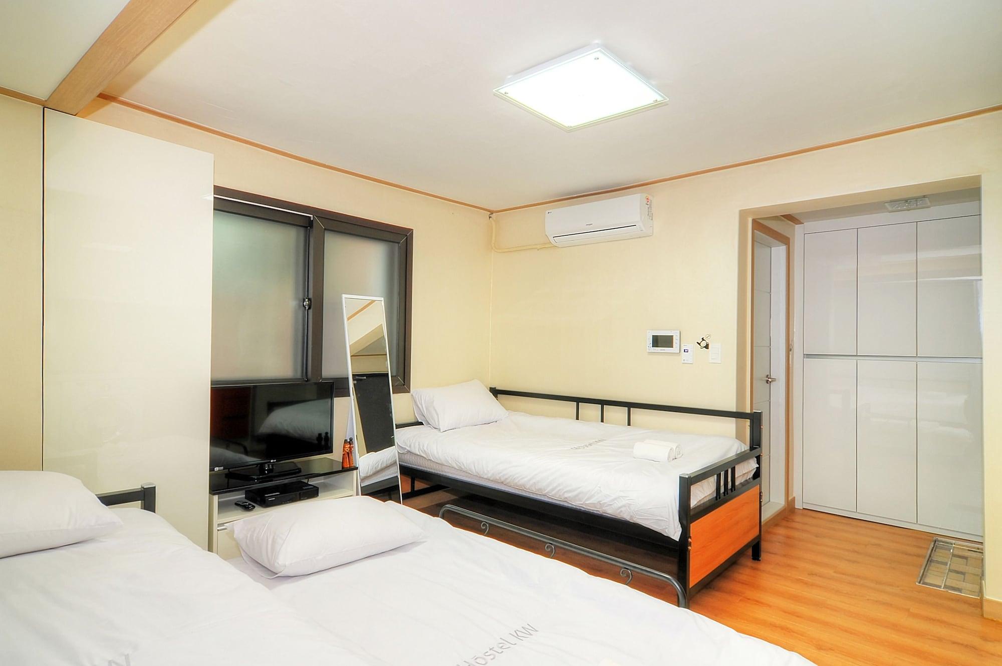 Hostel Kw Sinsa Сеул Екстер'єр фото